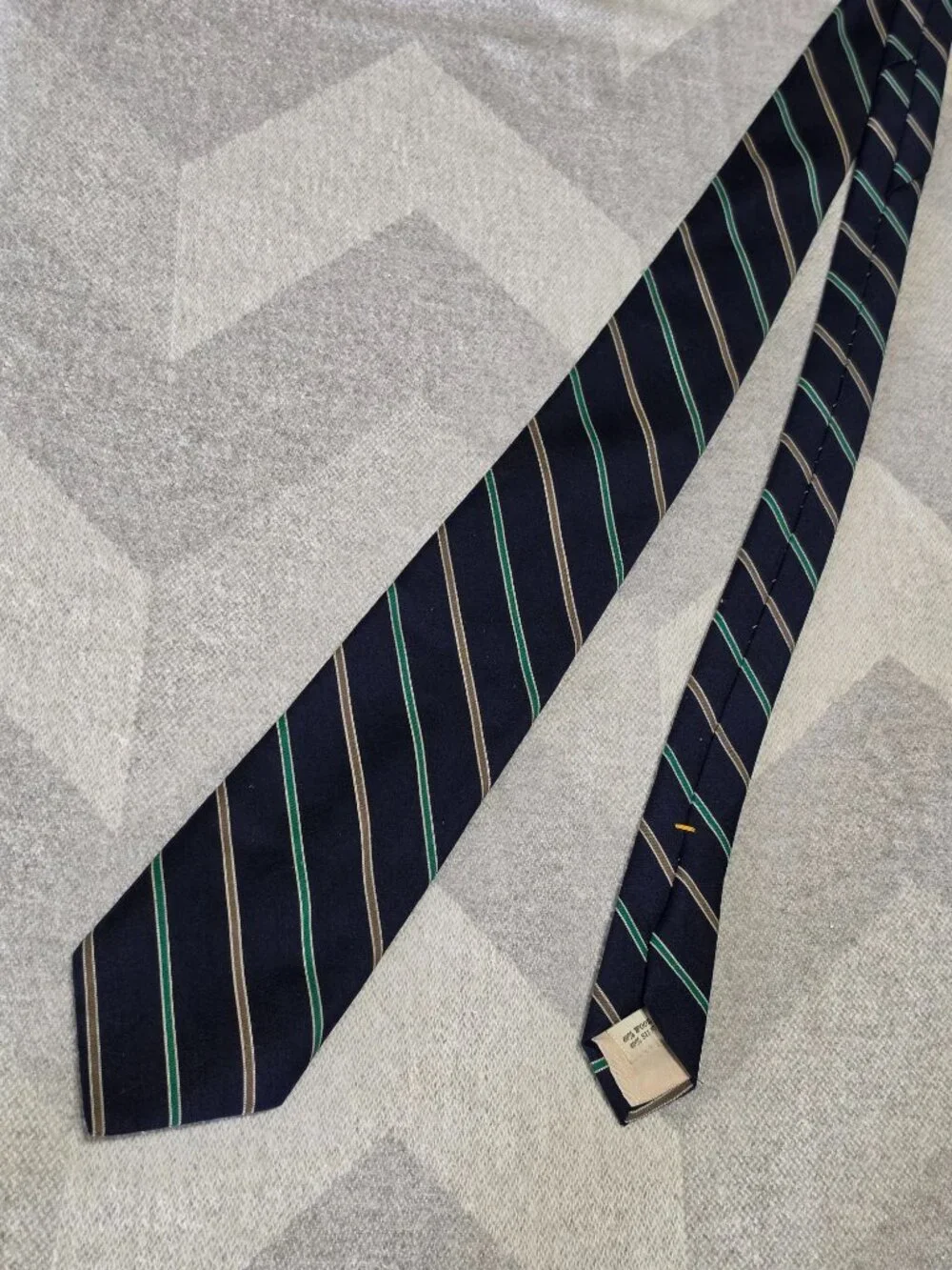 Don Loper Beverly Hills Navy Blue Striped Tie 60% Wool 40% Silk Green & Gold Acc